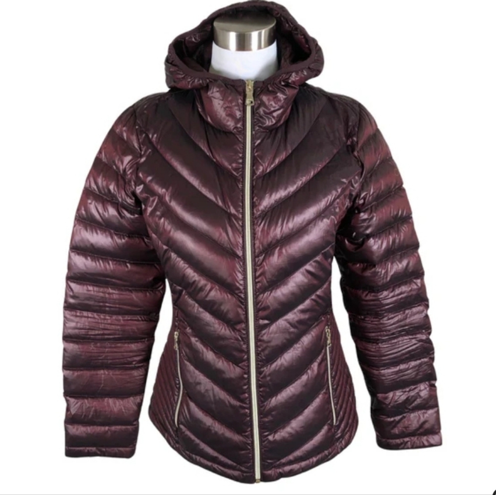 Women's Hooded Puffer Jacket - Deep Burgundy